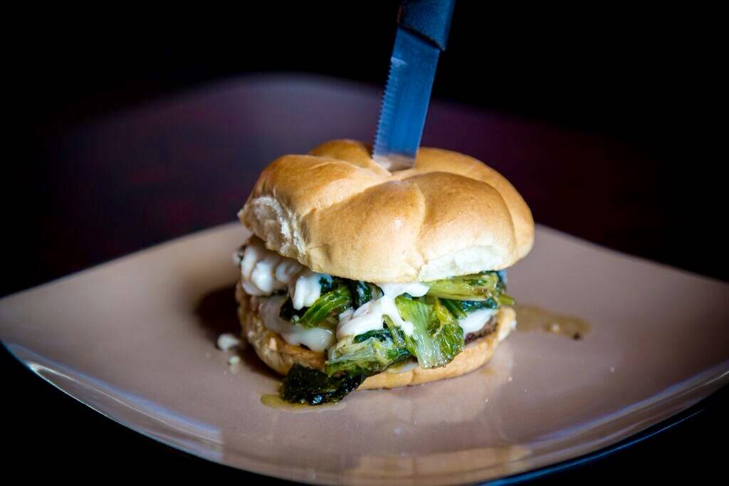 COACHES Burger Bar Poland | restaurant | 3032 Center Rd, Poland, OH 44514, USA | 3307074748 OR +1 330-707-4748