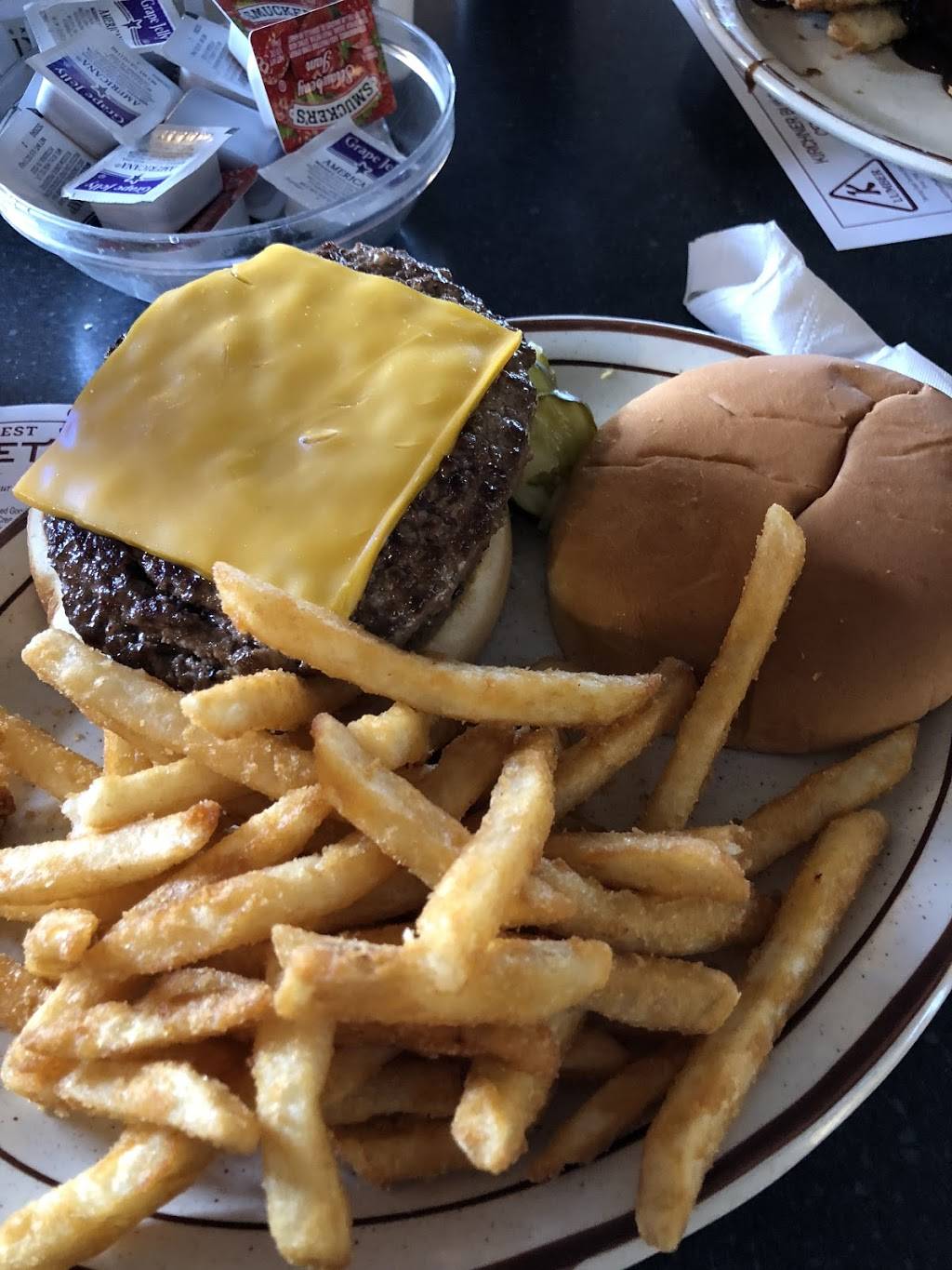 Crossroads Cafe | restaurant | 2002 IL-1, Marshall, IL 62441, USA | 2178265829 OR +1 217-826-5829