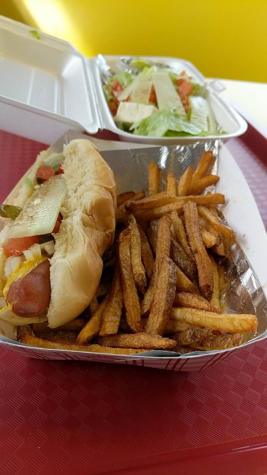 Bugsys Chicago Dog | restaurant | 311 Broadway St, Mt Vernon, IL 62864, USA | 6182423647 OR +1 618-242-3647