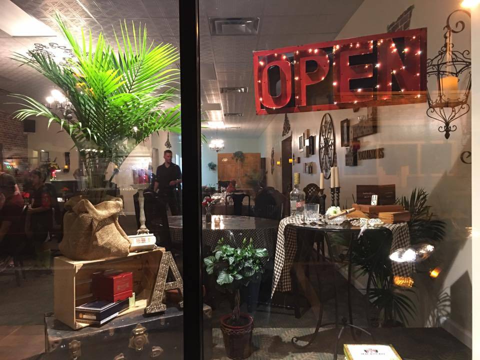 Abuelas Cuban Cafe | restaurant | 59 S Main St #102, Crossville, TN 38555, USA | 9312505453 OR +1 931-250-5453