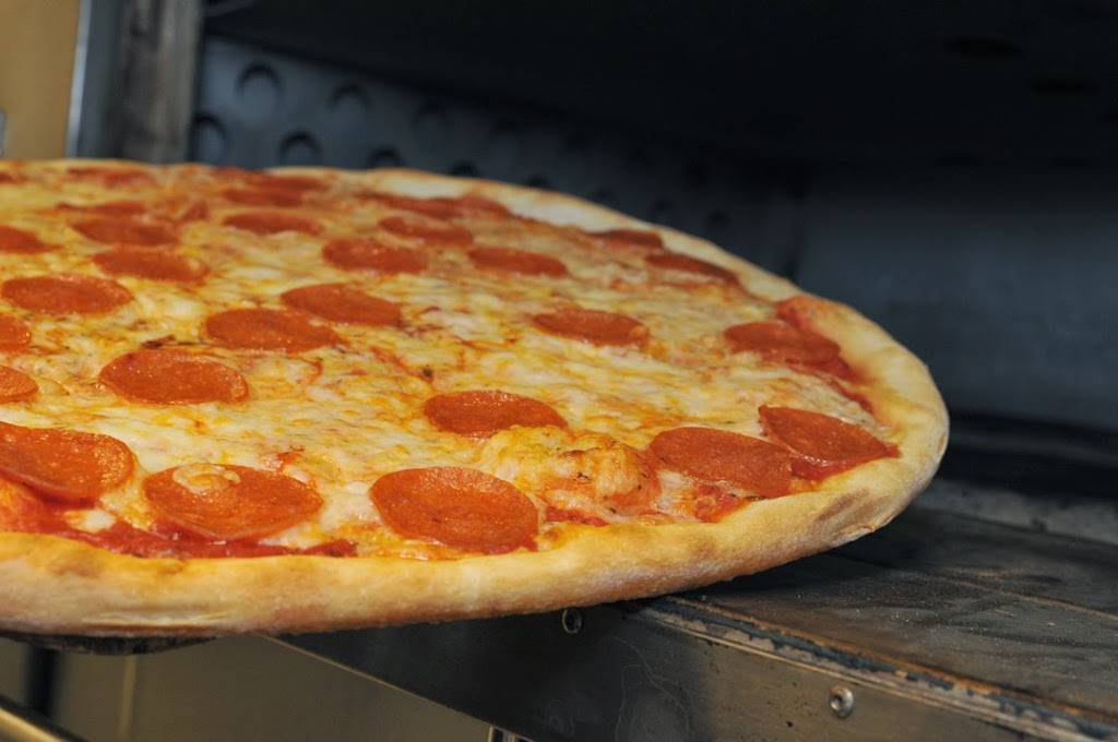 Nunzios Pizza | restaurant | 16865 US-17, Hampstead, NC 28443, USA | 9102700101 OR +1 910-270-0101