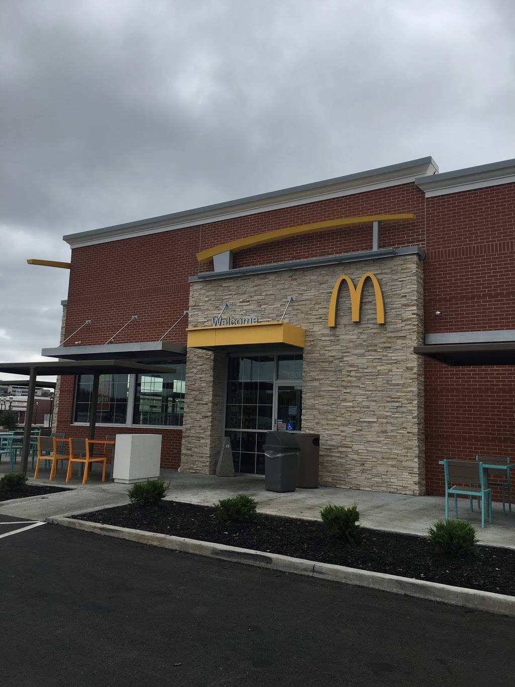 McDonalds | cafe | 1200 Emanuel Cleaver II Blvd., Kansas City, MO 64110, USA | 8169314530 OR +1 816-931-4530