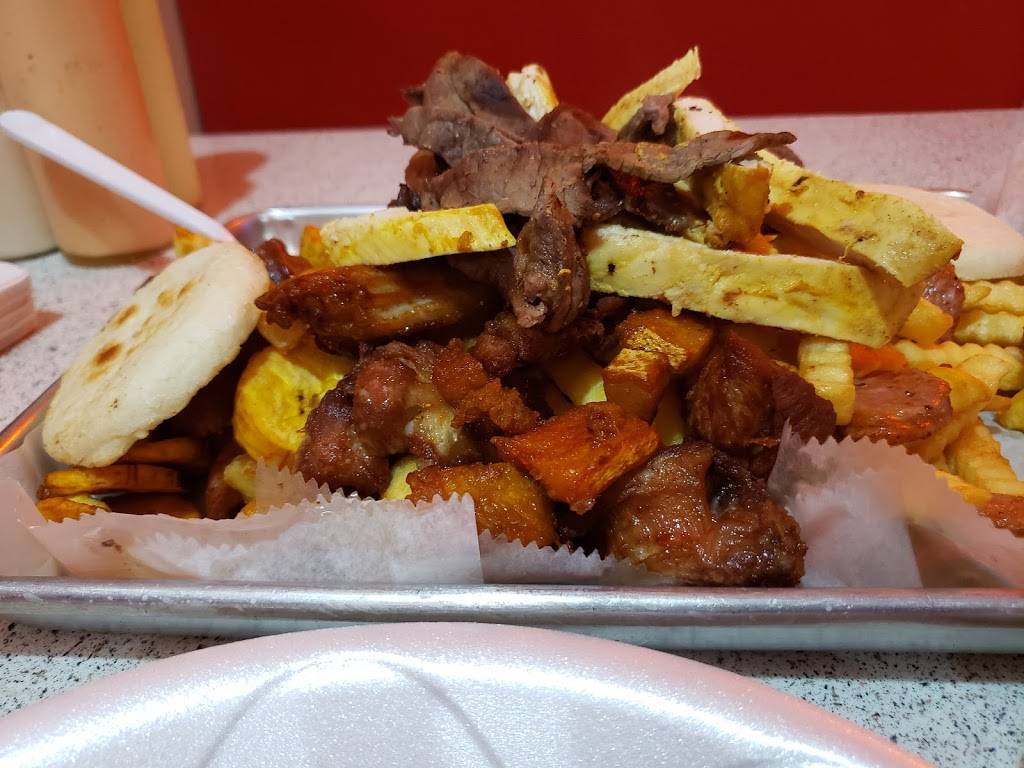 Estes Mucho Perro | restaurant | 8120 Pines Blvd, Pembroke Pines, FL 33024, USA | 9544386531 OR +1 954-438-6531