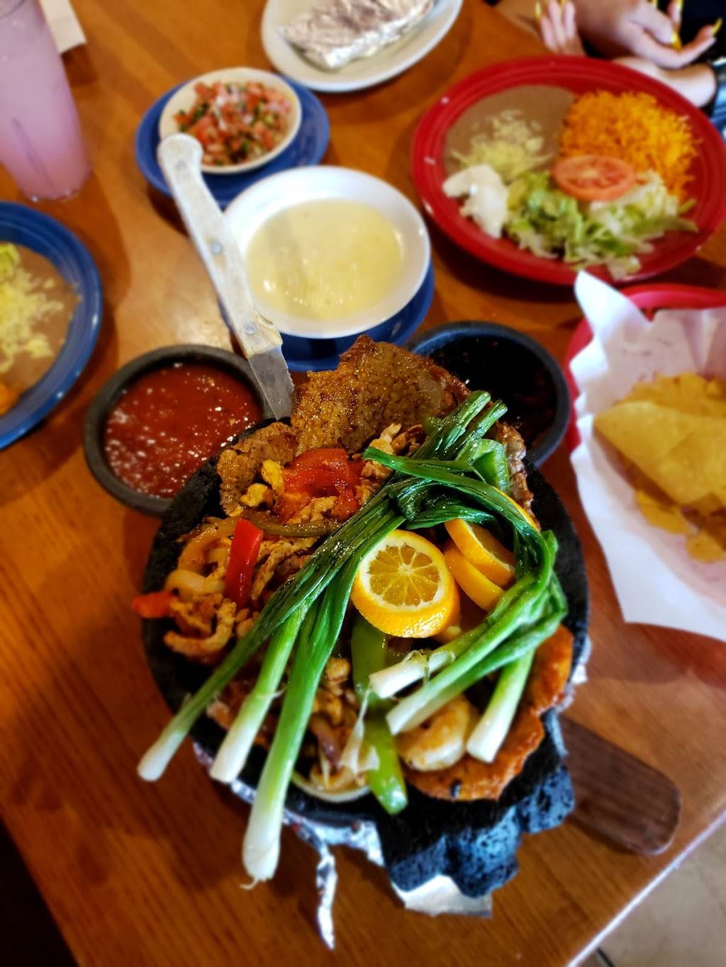 El Palenque | restaurant | 35520 Vine St, Eastlake, OH 44095, USA | 4409461911 OR +1 440-946-1911