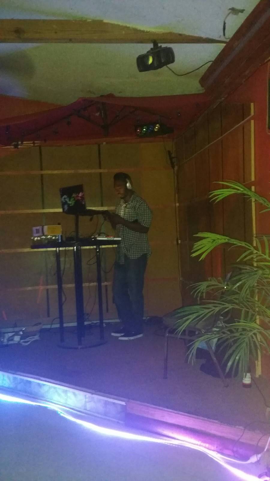 Mamas Kitchen | restaurant | 138 Mitton Rd, Moncks Corner, SC 29461, USA | 8438991777 OR +1 843-899-1777