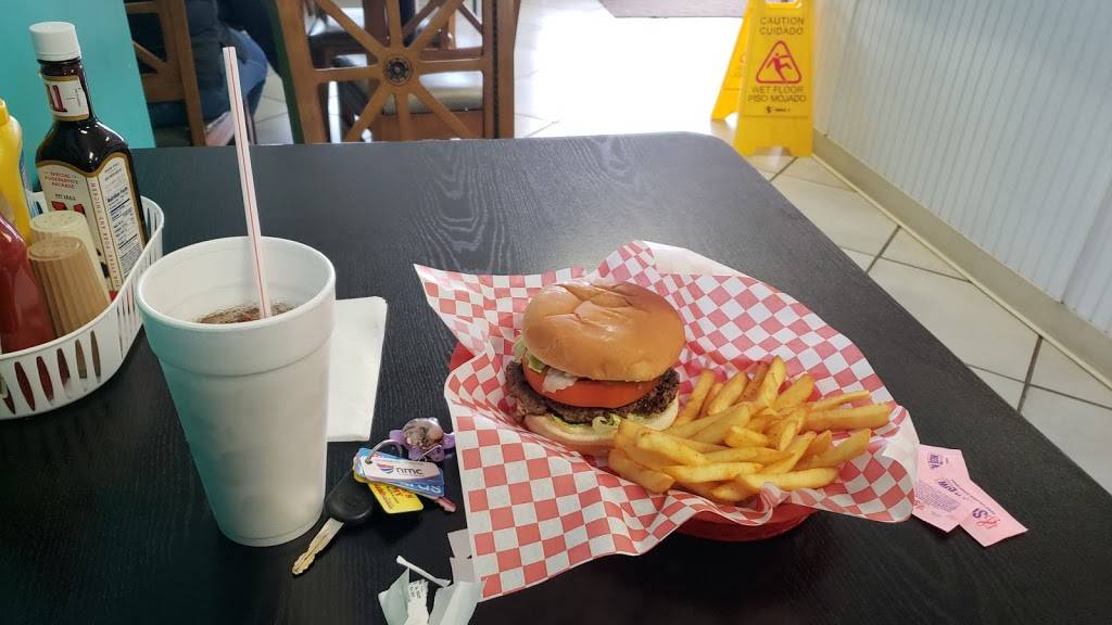 Commerce Hamburgers | restaurant | 788 S Broad St, Commerce, GA 30529, USA | 7067652827 OR +1 706-765-2827