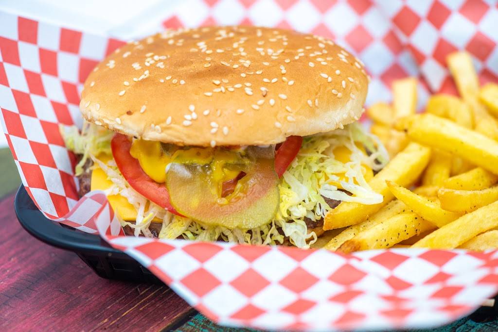 Gilberts Deli | restaurant | 1921 N. Federal Highway @B, Kwik Food Store, Boca Raton, FL 33432, USA | 5619953783 OR +1 561-995-3783