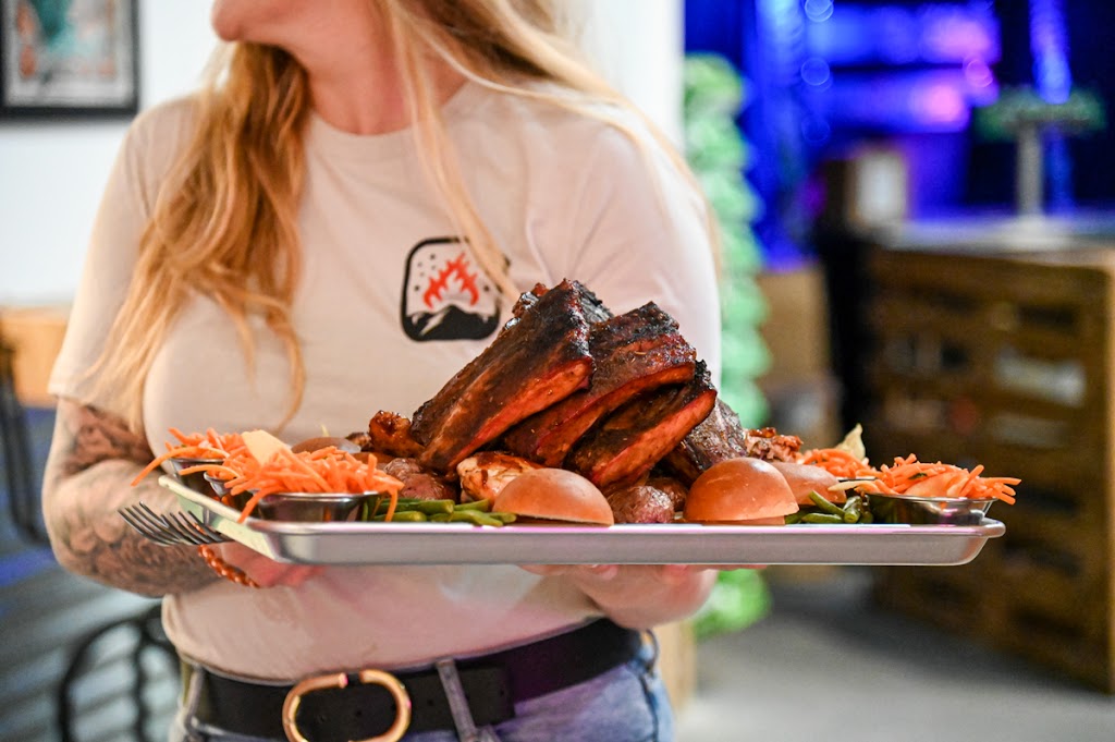 Shakedown Street BBQ & Grill | restaurant | 17 Town Farm Ln, Stowe, VT 05672, USA | 8022532065 OR +1 802-253-2065