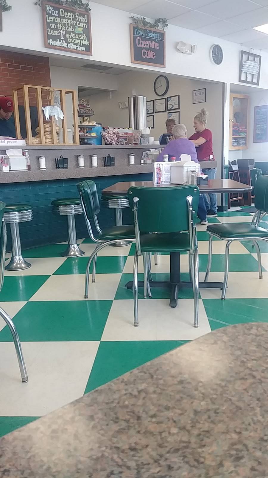 College Barbecue | restaurant | 117 Statesville Blvd, Salisbury, NC 28144, USA | 7046339953 OR +1 704-633-9953