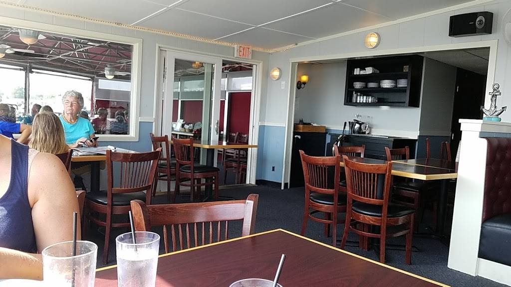 Rockys Aqua | restaurant | 34 Riverside Dr, Clinton, CT 06413, USA | 8606643788 OR +1 860-664-3788