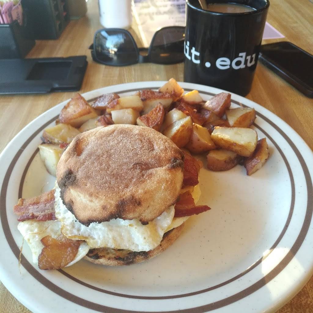 Colonial Room Restaurant | restaurant | 105 E 1st St, Sanford, FL 32771, USA | 4073232999 OR +1 407-323-2999