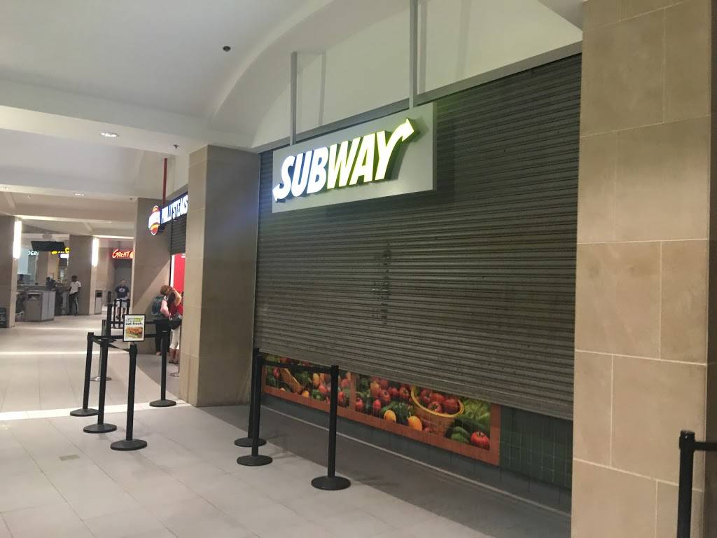 Subway Restaurants | restaurant | 1100 S Hayes St VC08, Arlington, VA 22202, USA | 7034158883 OR +1 703-415-8883