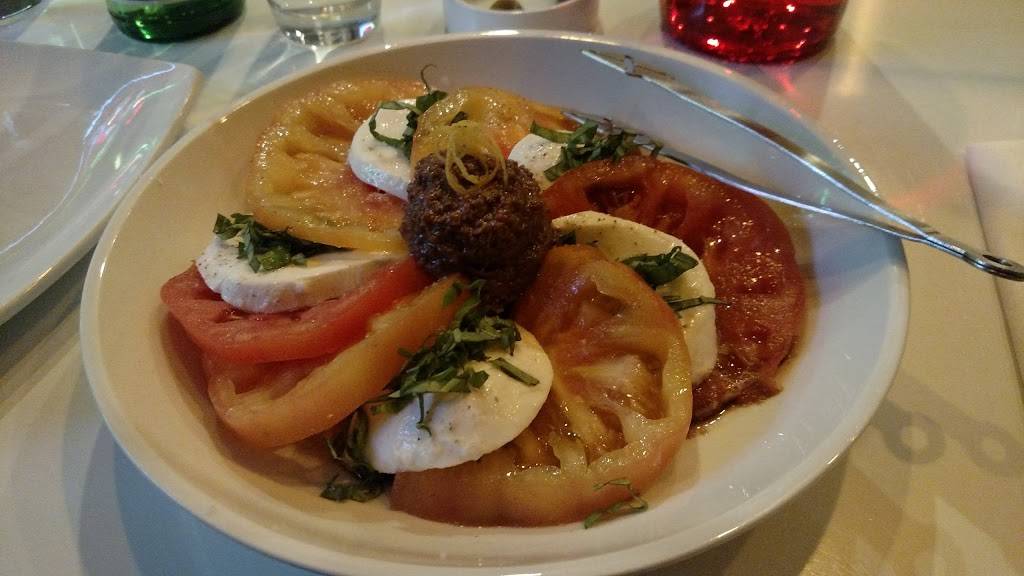 Falora Pizza | restaurant | 3000 E Broadway Blvd, Tucson, AZ 85716, USA | 5203259988 OR +1 520-325-9988