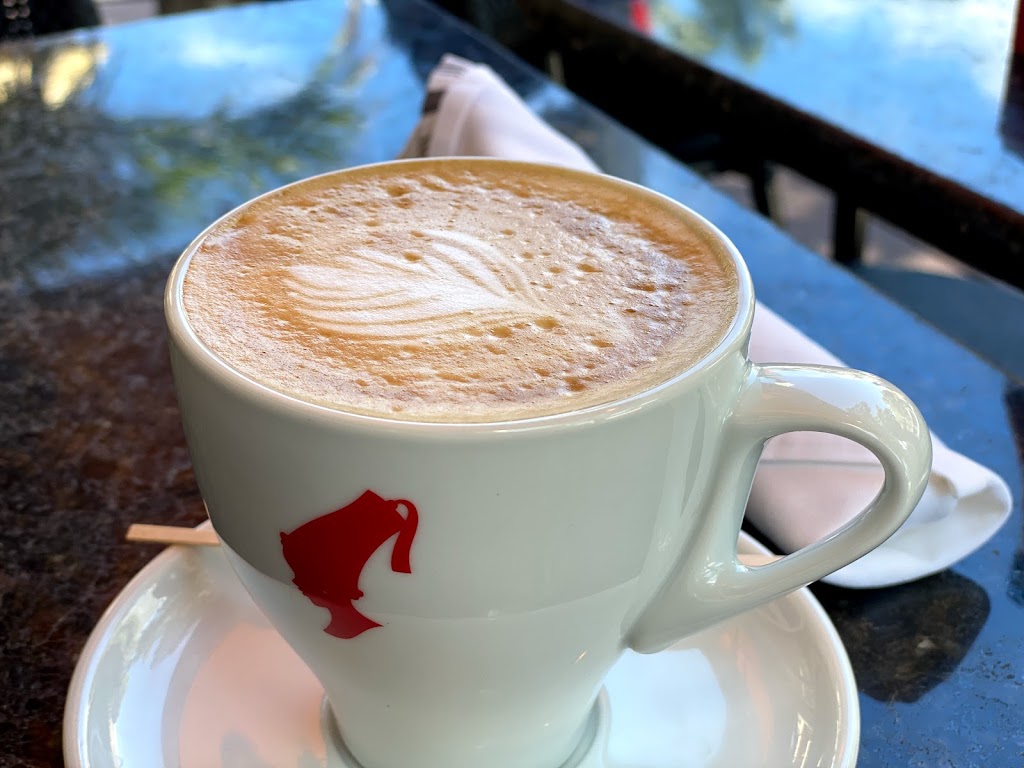 Cafe Del Mar | restaurant | 710 Washington Ave, Miami Beach, FL 33139, USA | 3055347734 OR +1 305-534-7734