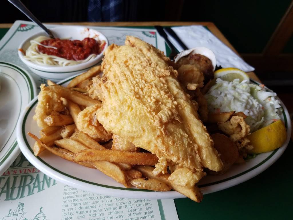 Giordanos Restaurant | restaurant | 18 Lake Ave, Oak Bluffs, MA 02557, USA | 5086930184 OR +1 508-693-0184