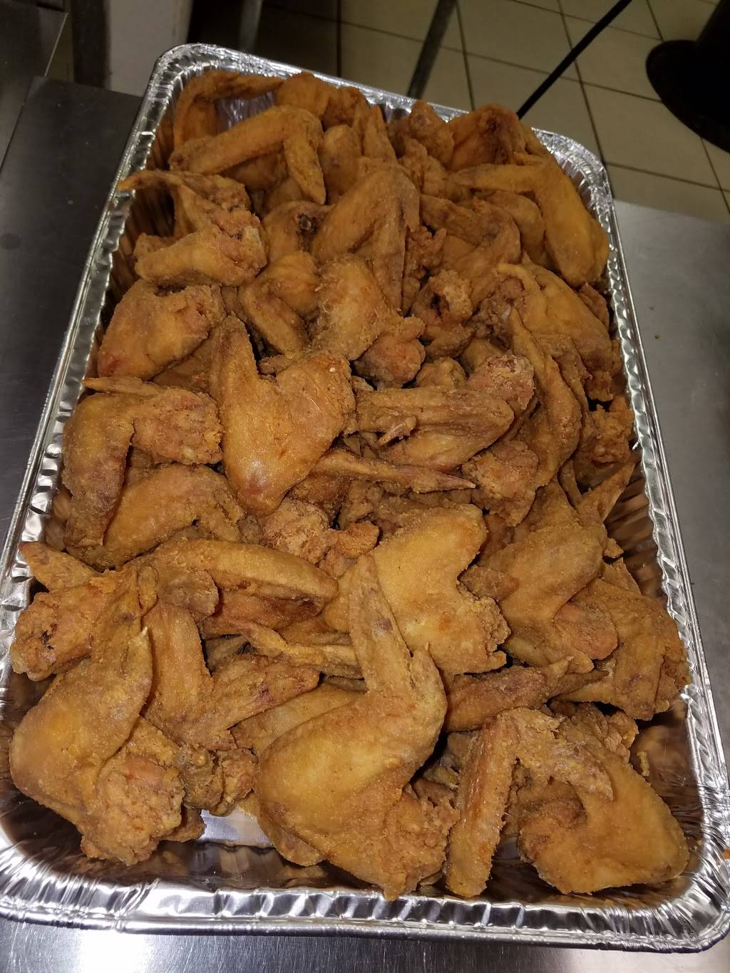 The Chicken Coop | restaurant | 1335 Douglas Ave, Montgomery, IL 60538, USA | 6308010100 OR +1 630-801-0100