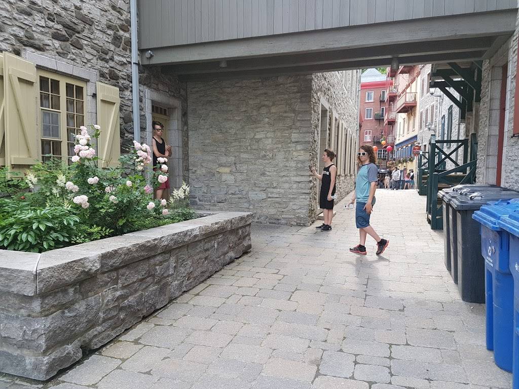 Sucrerie de la nouvelle-France | restaurant | 22 Rue Sous le Fort, Québec, QC G1K 4G7, Canada | 4186949625 OR +1 418-694-9625