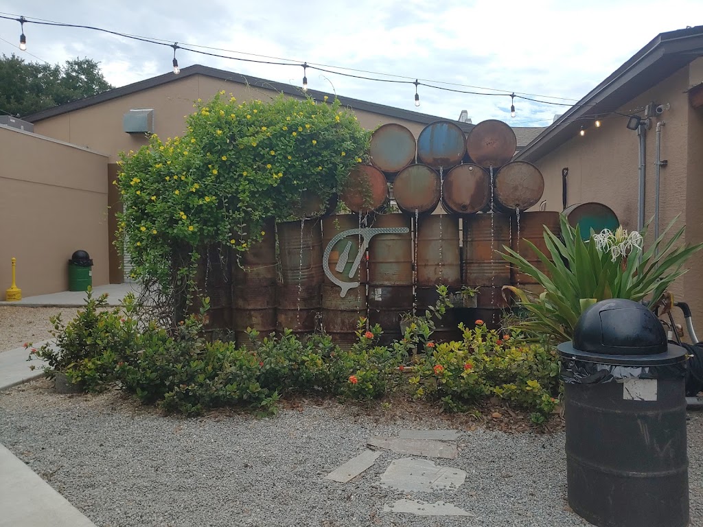 Swine & Sons | restaurant | 200 N Myrtle Ave, Sanford, FL 32771, USA | 3213634647 OR +1 321-363-4647