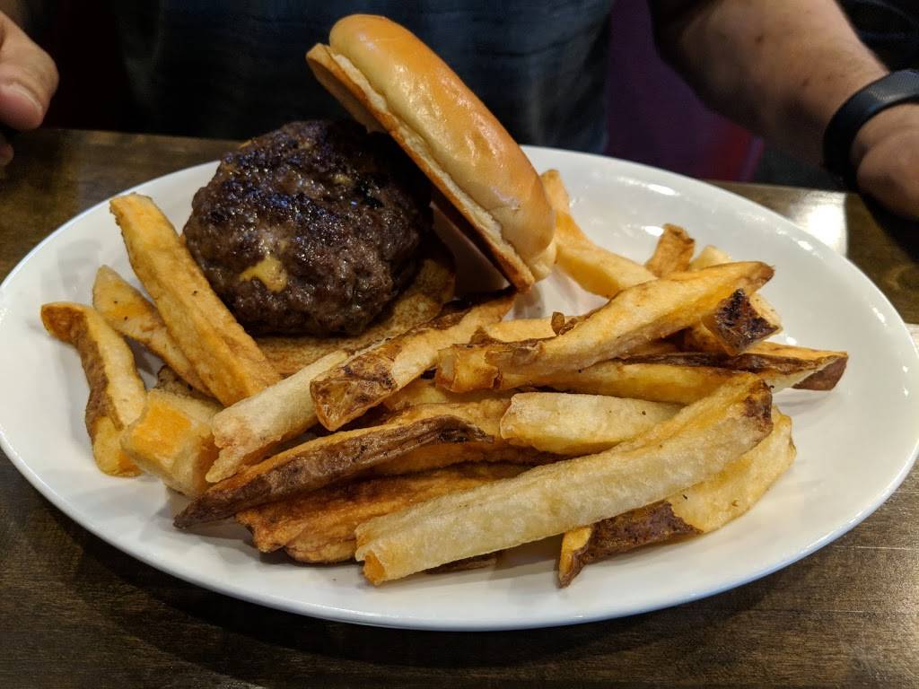 Lucys Burgers | restaurant | 1190 County Rd J #700, White Bear Lake, MN 55127, USA | 6517567788 OR +1 651-756-7788