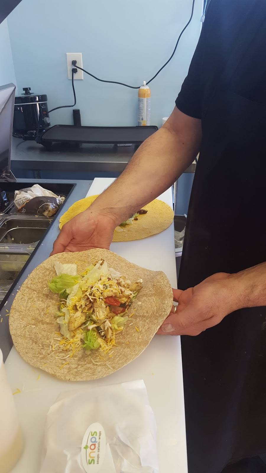 Snaps Wraps | restaurant | 3305 W College Ave, Appleton, WI 54914, USA | 9208515149 OR +1 920-851-5149