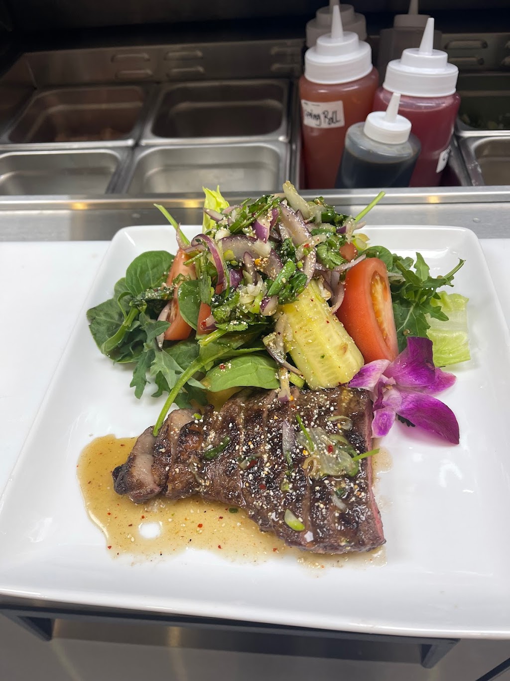 Moon Thai & Japanese | restaurant | 4425 Sharon Rd Suite 180, Charlotte, NC 28211, USA | 9802248148 OR +1 980-224-8148