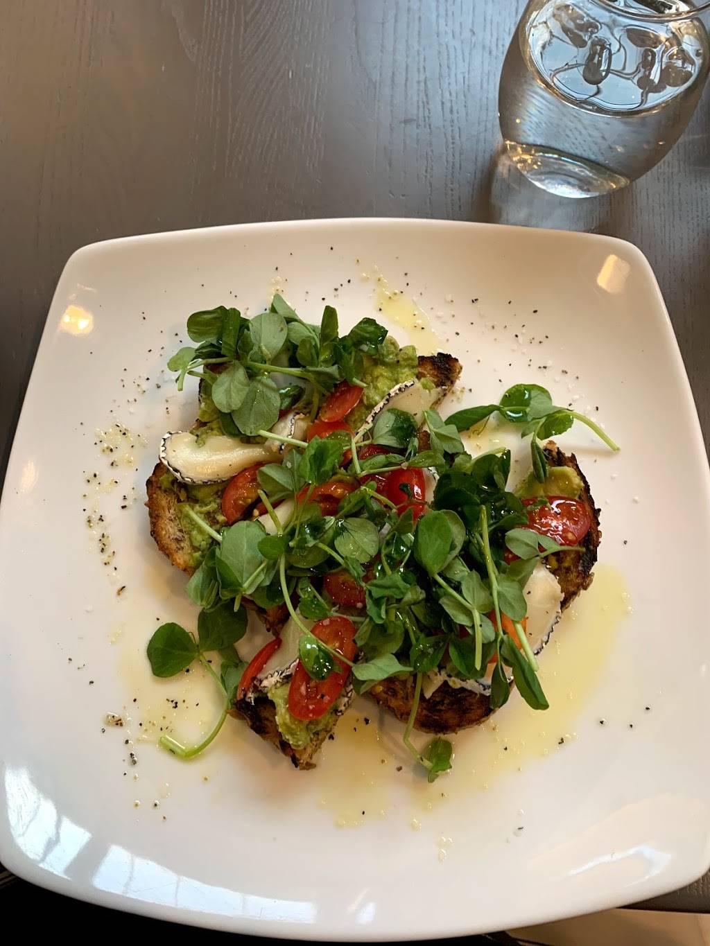 Bistro 300 | restaurant | Hyatt Regency, 300 Light St, Baltimore, MD 21202, USA | 4105281234 OR +1 410-528-1234