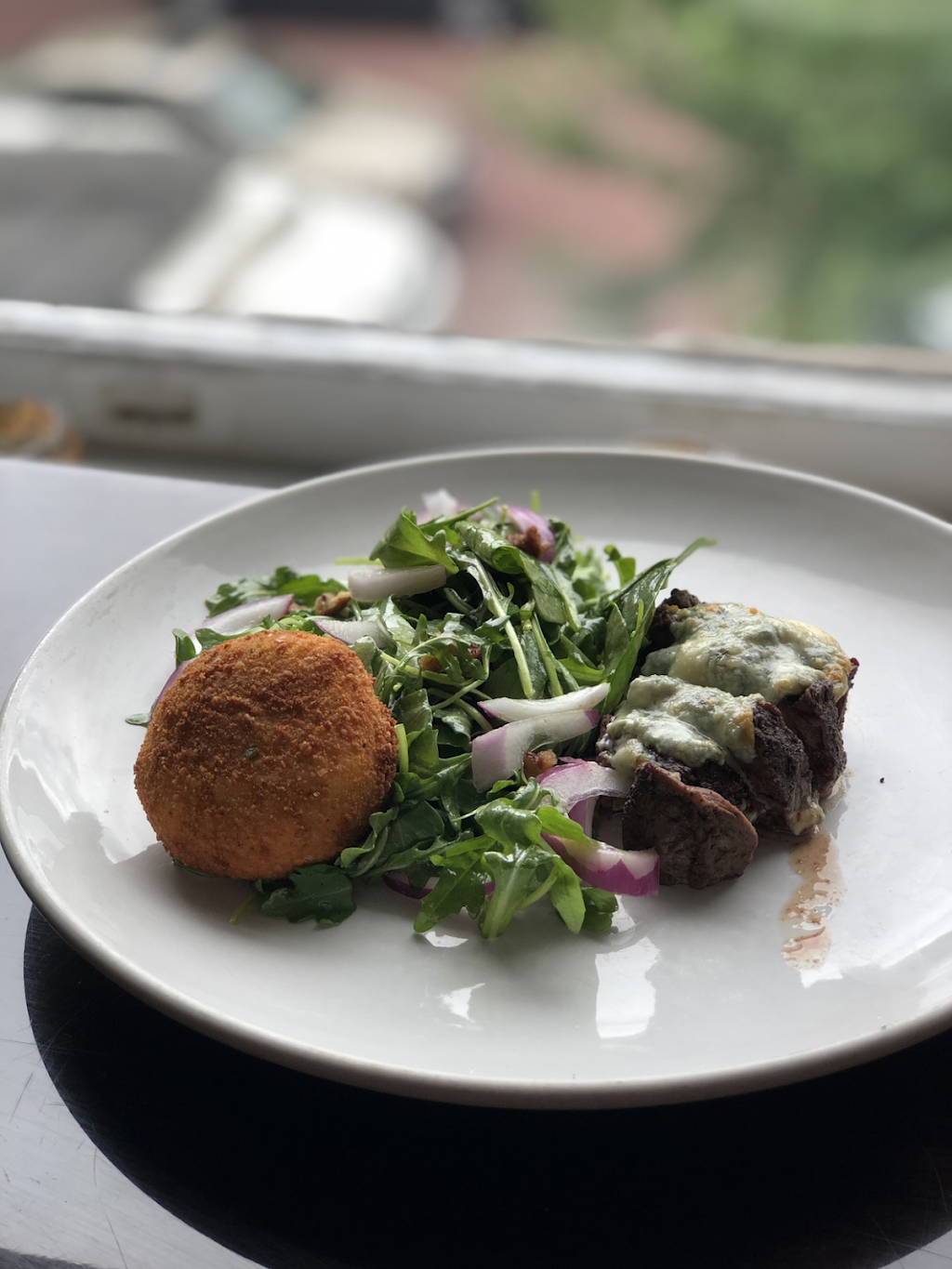 Bella Vino Wine Bar | restaurant | 325 S Main St, St Charles, MO 63301, USA | 6367243434 OR +1 636-724-3434