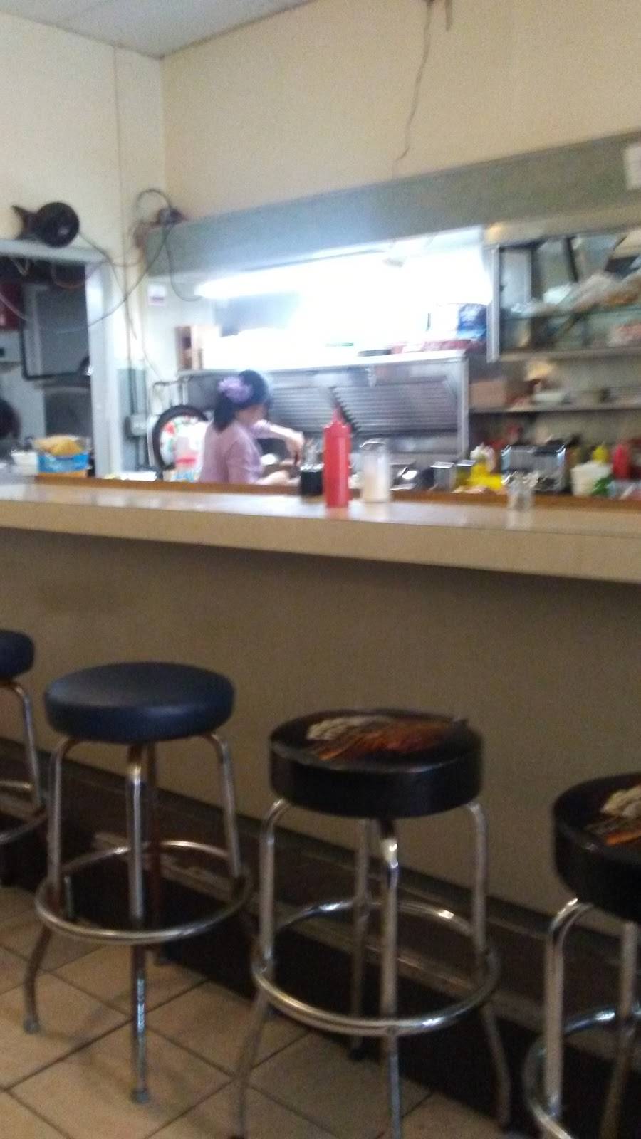 Bennys Grill | restaurant | 1005 W Argyle St, Chicago, IL 60640, USA | 7739890322 OR +1 773-989-0322