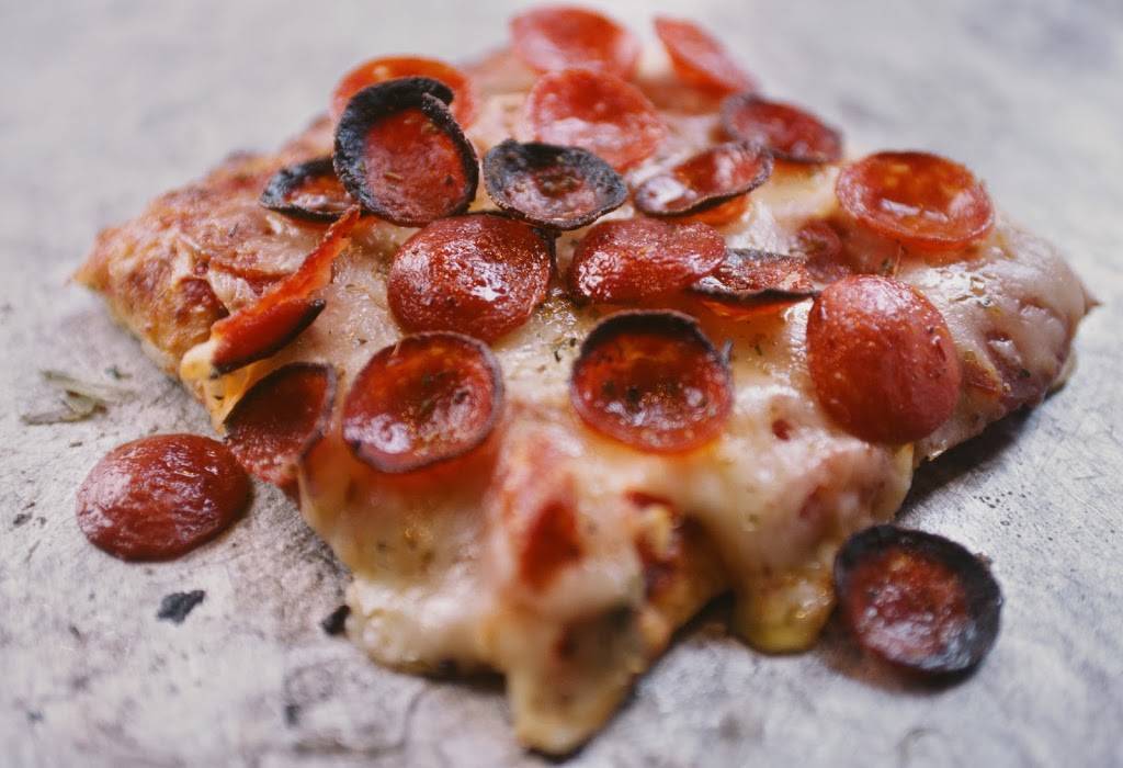 Lilys Pizza | meal takeaway | 2 Oliver St, Boston, MA 02109, USA | 8572770237 OR +1 857-277-0237