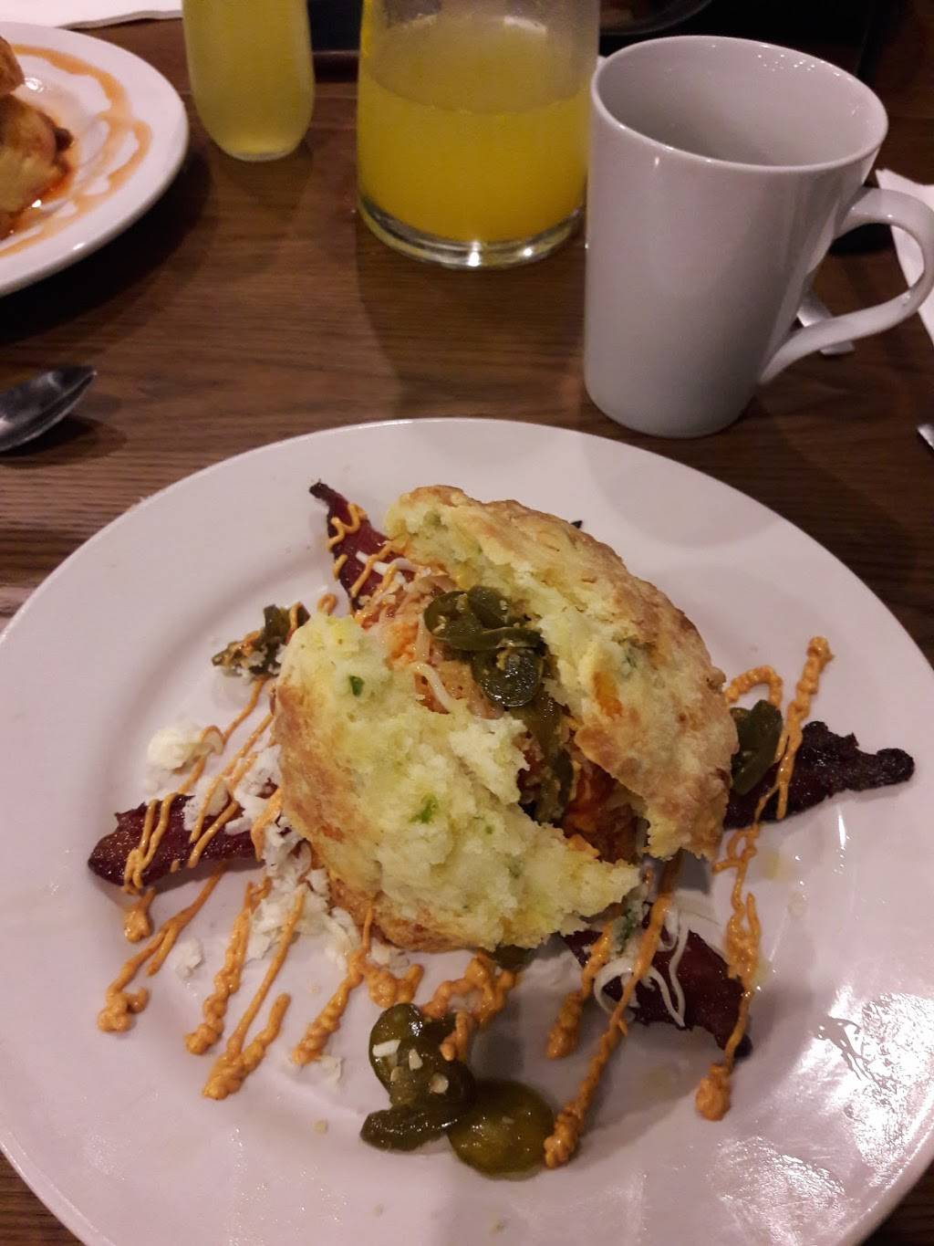 Vicious Biscuit | restaurant | 409 W Coleman Blvd, Mt Pleasant, SC 29464, USA | 8433887362 OR +1 843-388-7362