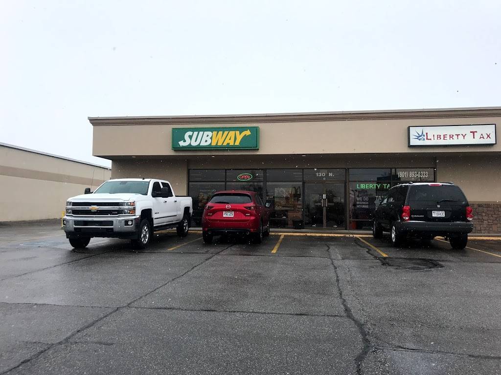 Subway | meal takeaway | 130 N Fairfield Rd Suite 100, Layton, UT 84041, USA | 8014443292 OR +1 801-444-3292