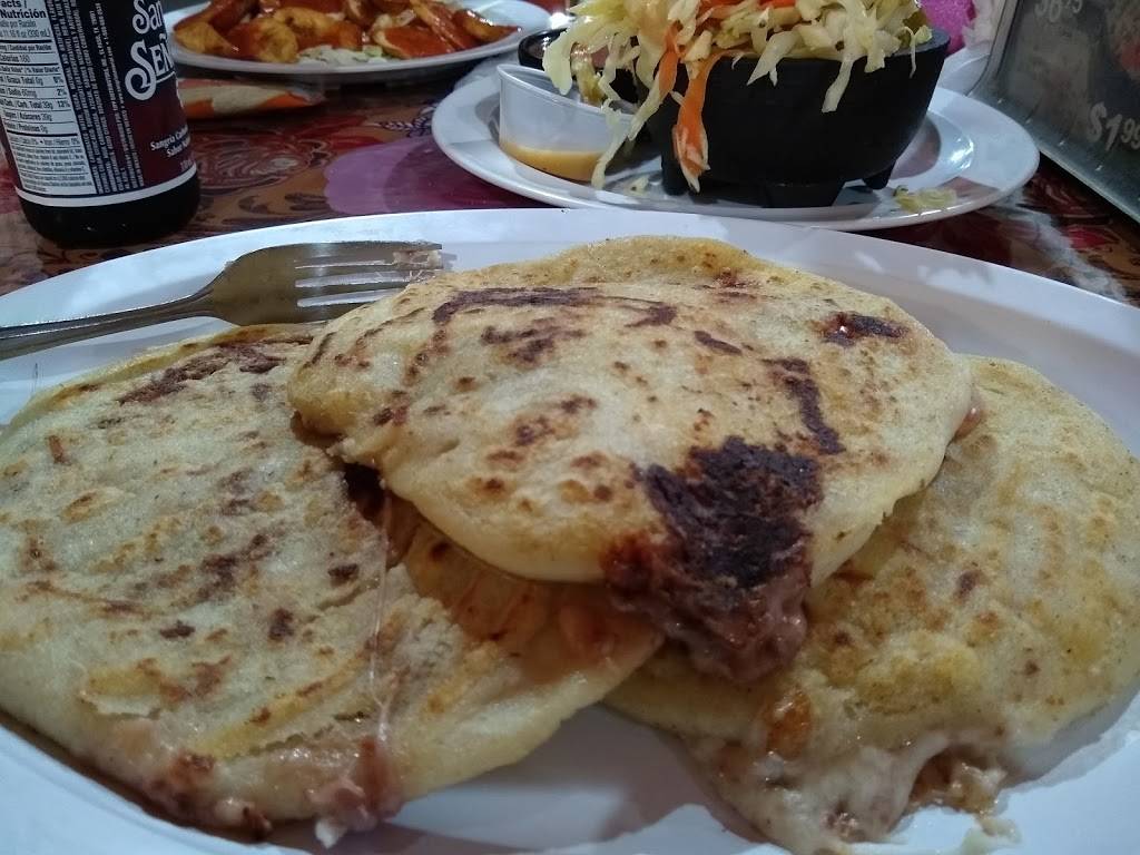 Pupuseria 5 Volcanes | restaurant | 7732 SE 82nd Ave, Portland, OR 97266, USA | 5034774402 OR +1 503-477-4402