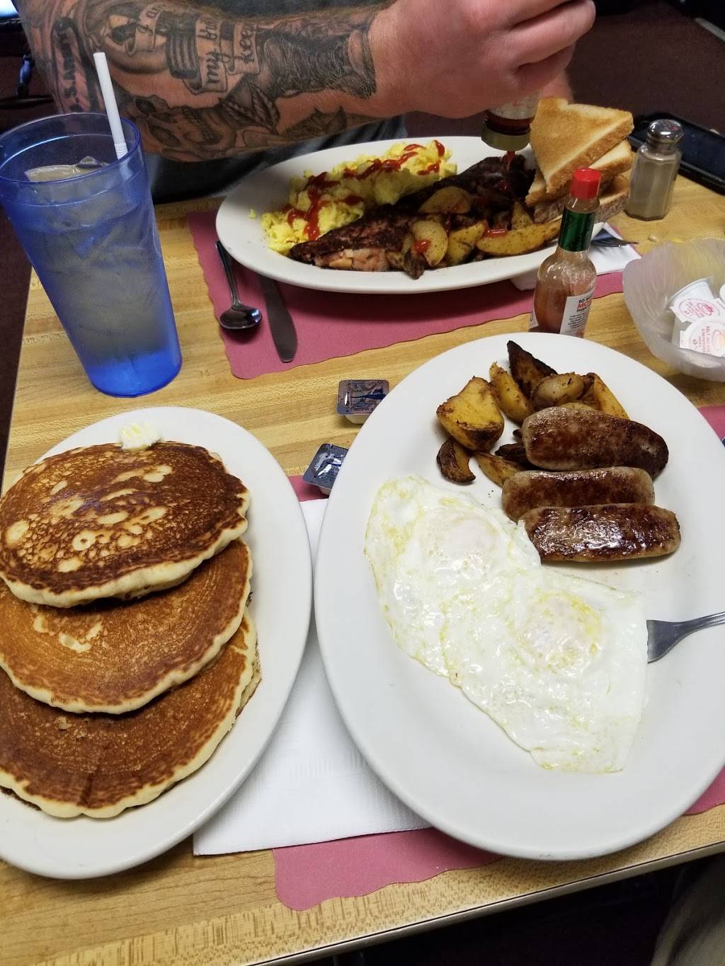 Cafe Deli | restaurant | 1280 Main St #3, Hanson, MA 02341, USA | 7812947988 OR +1 781-294-7988