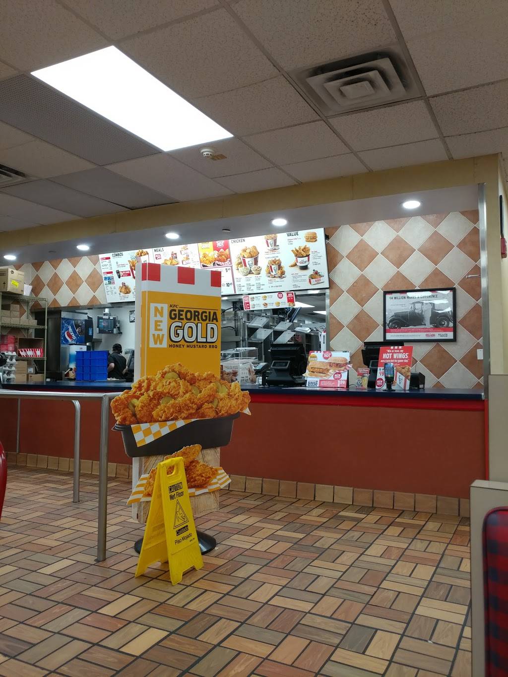 KFC | restaurant | 910 Broadway, Amityville, NY 11701, USA | 6317891990 OR +1 631-789-1990