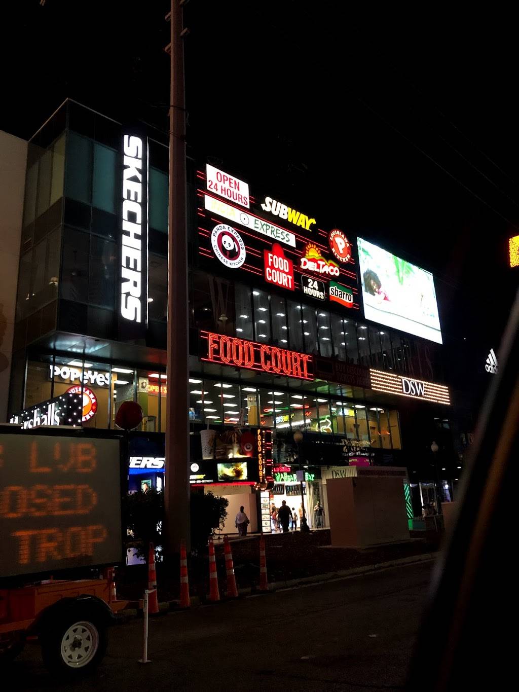 Popeyes Louisiana Kitchen | restaurant | 3785 S Las Vegas Blvd, Las Vegas, NV 89109, USA | 7022620820 OR +1 702-262-0820