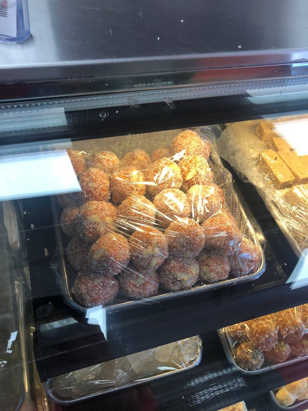 Al-Jannat Sweets | restaurant | 400 Dundas St E, Mississauga, ON L5A 1X5, Canada | 6472845930 OR +1 647-284-5930