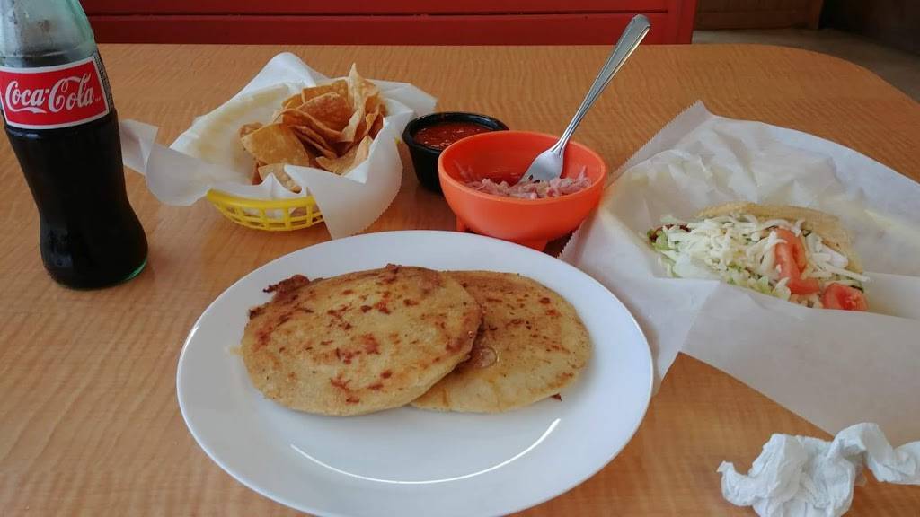 Anitas Cuisine | restaurant | 5816 Merriam Dr, Merriam, KS 66203, USA | 9134325855 OR +1 913-432-5855