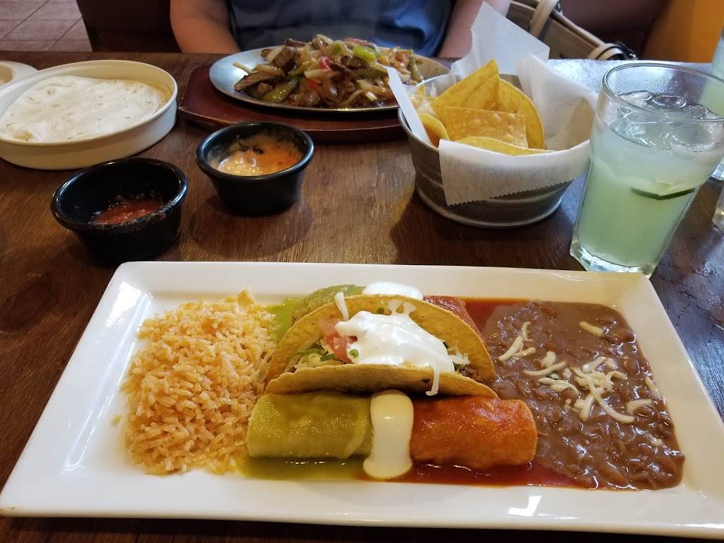 La Lupita | restaurant | 4 W 4th St, Bethlehem, PA 18015, USA | 6108685733 OR +1 610-868-5733