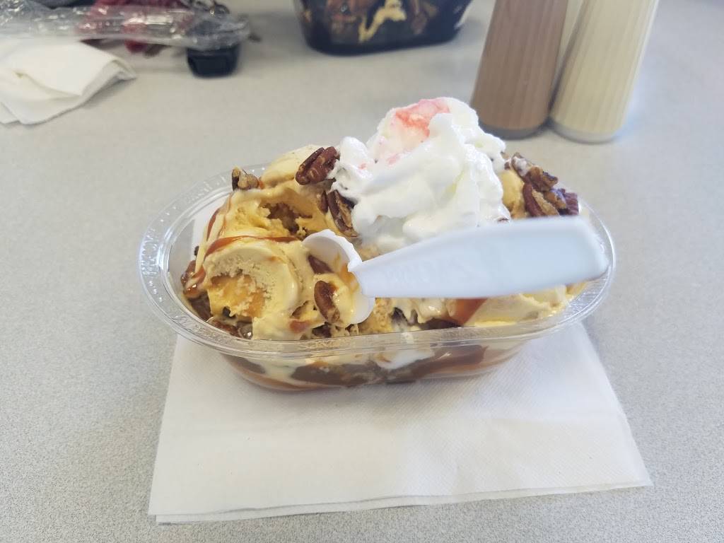 Braums Ice Cream & Burger Restaurant | restaurant | 7212 S Hulen St, Fort Worth, TX 76133, USA | 8173700540 OR +1 817-370-0540