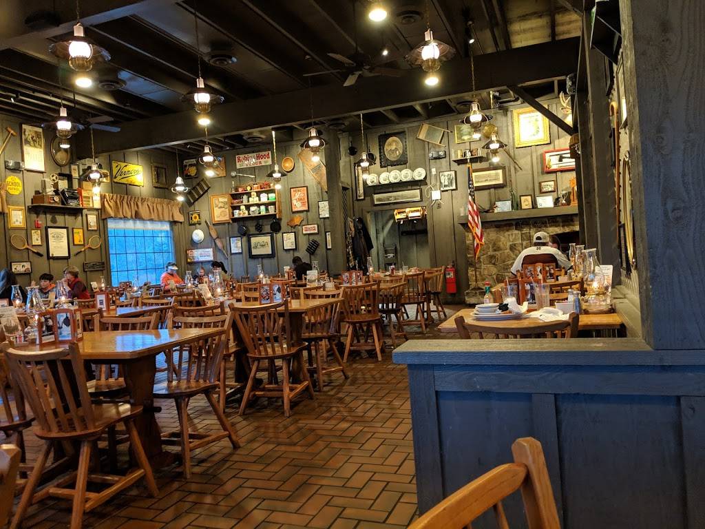 Cracker Barrel Old Country Store | restaurant | 592 18th Ave N, Columbus, MS 39705, USA | 6622437615 OR +1 662-243-7615