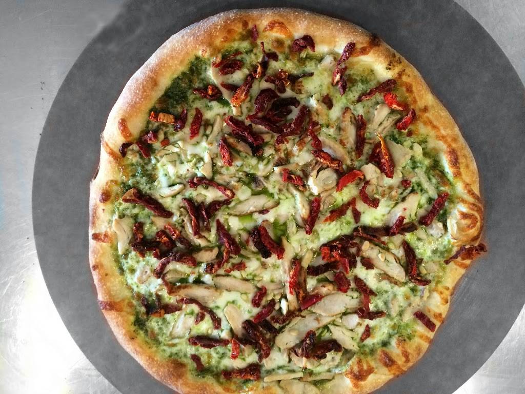 Dhillons Pizza | restaurant | 706 W Onstott Frontage Rd, Yuba City, CA 95991, USA | 5307773018 OR +1 530-777-3018