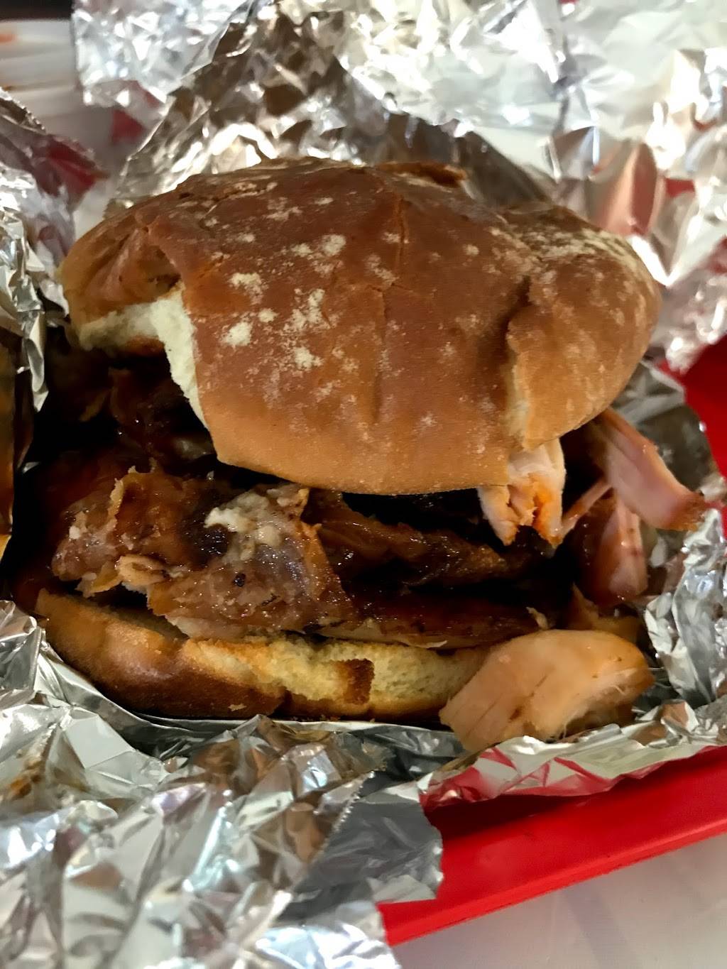 Halleluiah BBQ | restaurant | 21920 Bear Valley Rd, Apple Valley, CA 92308, USA | 7609469353 OR +1 760-946-9353