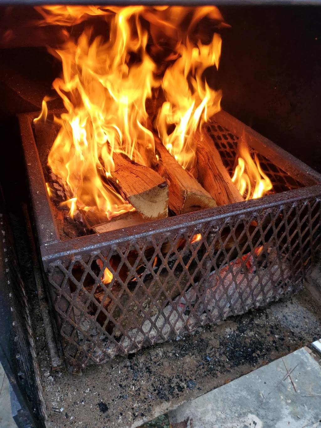 Boston Barbecue | restaurant | 160 Winthrop Ave, Lawrence, MA 01843, USA | 9784069715 OR +1 978-406-9715