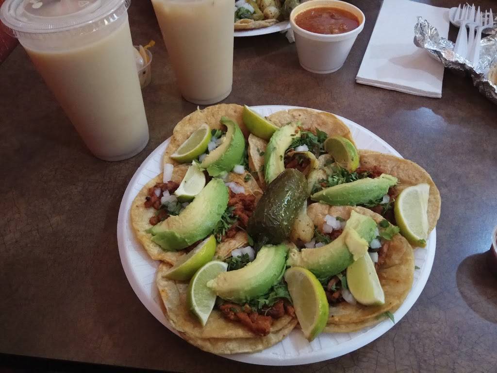 Chicken Palace | restaurant | 3433 W National Ave, Milwaukee, WI 53215, USA | 4147635775 OR +1 414-763-5775