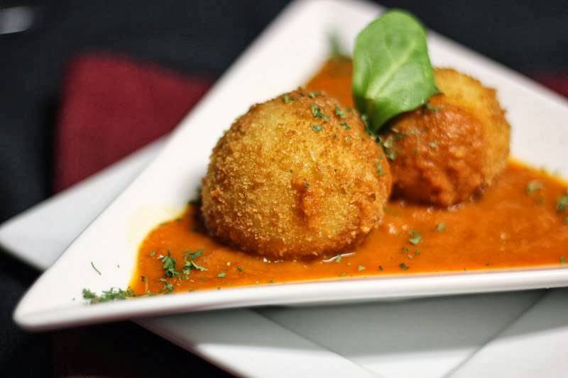 Sebastianis Italian Bistro | restaurant | 6078 Warner Ave, Huntington Beach, CA 92647, USA | 7148413619 OR +1 714-841-3619