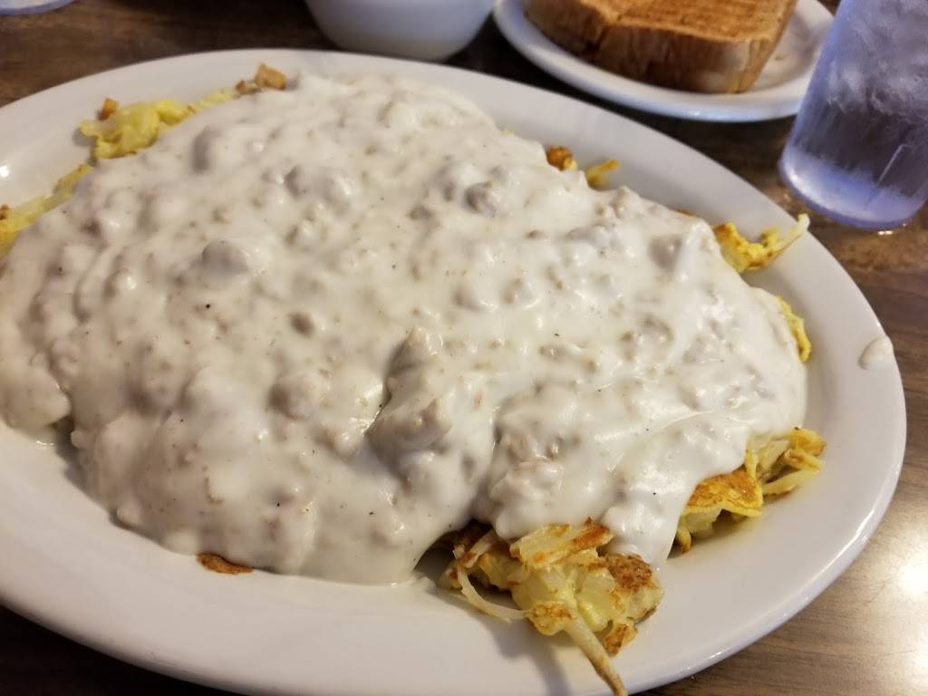 Village Inn | restaurant | 107 S Main St, Middlebury, IN 46540, USA | 5748252043 OR +1 574-825-2043