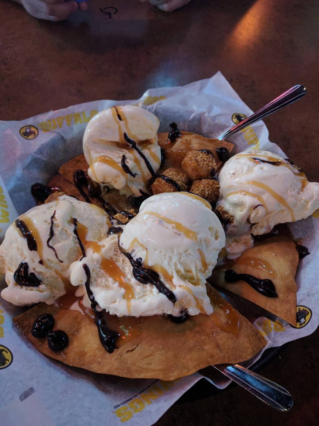 Buffalo Wild Wings | restaurant | 859 Blossom Hill Rd, San Jose, CA 95123, USA | 4083631690 OR +1 408-363-1690