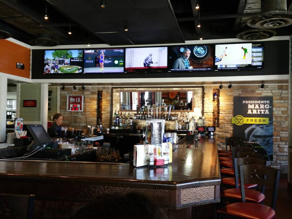 Chilis Grill & Bar | restaurant | 2431 Tarpon Bay Blvd, Naples, FL 34119, USA | 2395942006 OR +1 239-594-2006