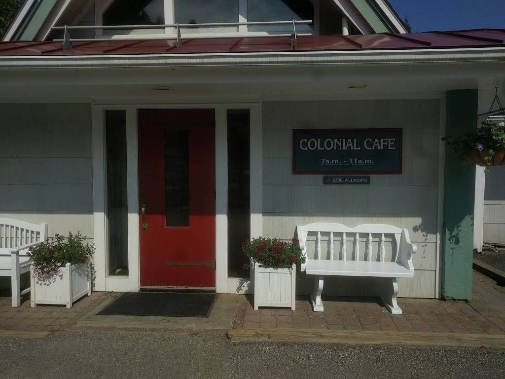 Colonial Cafe | cafe | 511 Mountain Rd, Stowe, VT 05672, USA | 8022534811 OR +1 802-253-4811