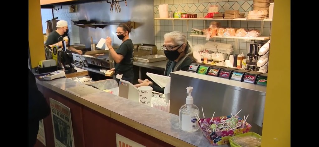 Johnnies Snack Shop IL | restaurant | 160 N Halsted St, Chicago, IL 60661, USA | 3122267769 OR +1 312-226-7769